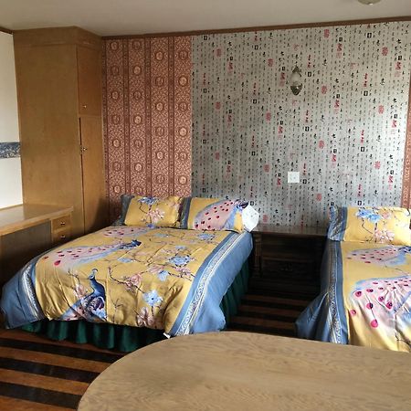 Heritage Place Hotel Gravelbourg ภายนอก รูปภาพ