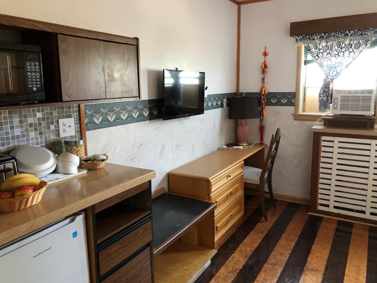 Heritage Place Hotel Gravelbourg ภายนอก รูปภาพ